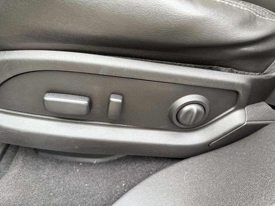 2015 GMC Acadia AWD 4dr Denali, available for sale in Bristol, Connecticut | Bristol Auto Center LLC. Bristol, Connecticut 2015 GMC Acadia AWD 4dr Denali, available for sale in Bristol, Connecticut | Bristol Auto Center LLC. Bristol, Connecticut