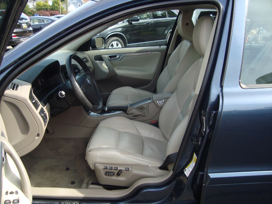 2009 Volvo S60 4dr Sdn 2.5T SE FWD, available for sale in Manchester, Connecticut | Yara Motors. Manchester, Connecticut 2009 Volvo S60 4dr Sdn 2.5T SE FWD, available for sale in Manchester, Connecticut | Yara Motors. Manchester, Connecticut