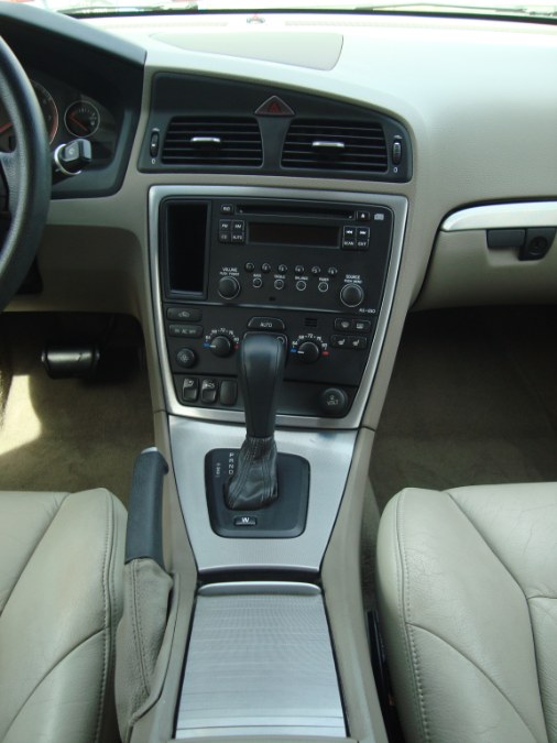 2009 Volvo S60 4dr Sdn 2.5T SE FWD, available for sale in Manchester, Connecticut | Yara Motors. Manchester, Connecticut 2009 Volvo S60 4dr Sdn 2.5T SE FWD, available for sale in Manchester, Connecticut | Yara Motors. Manchester, Connecticut