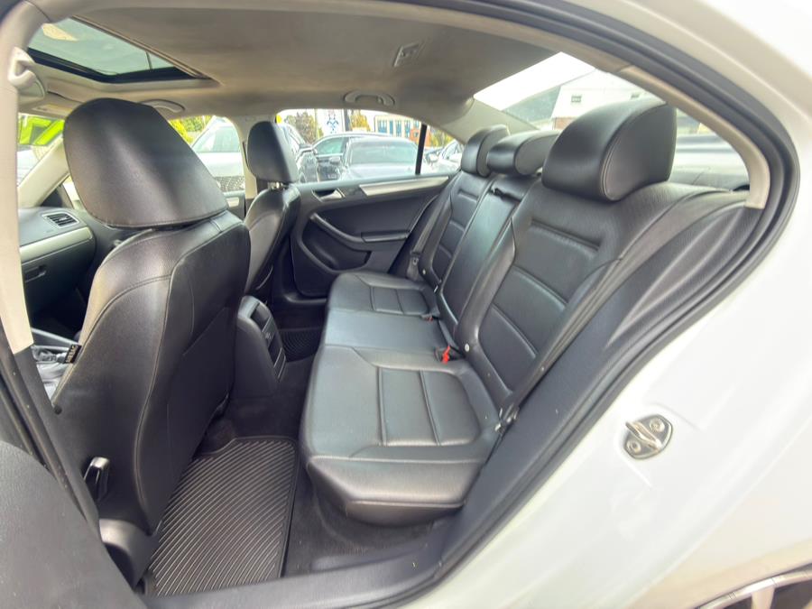 2017 Volkswagen Jetta 1.4T SE Auto, available for sale in Manchester, Connecticut | Carsonmain LLC. Manchester, Connecticut 2017 Volkswagen Jetta 1.4T SE Auto, available for sale in Manchester, Connecticut | Carsonmain LLC. Manchester, Connecticut
