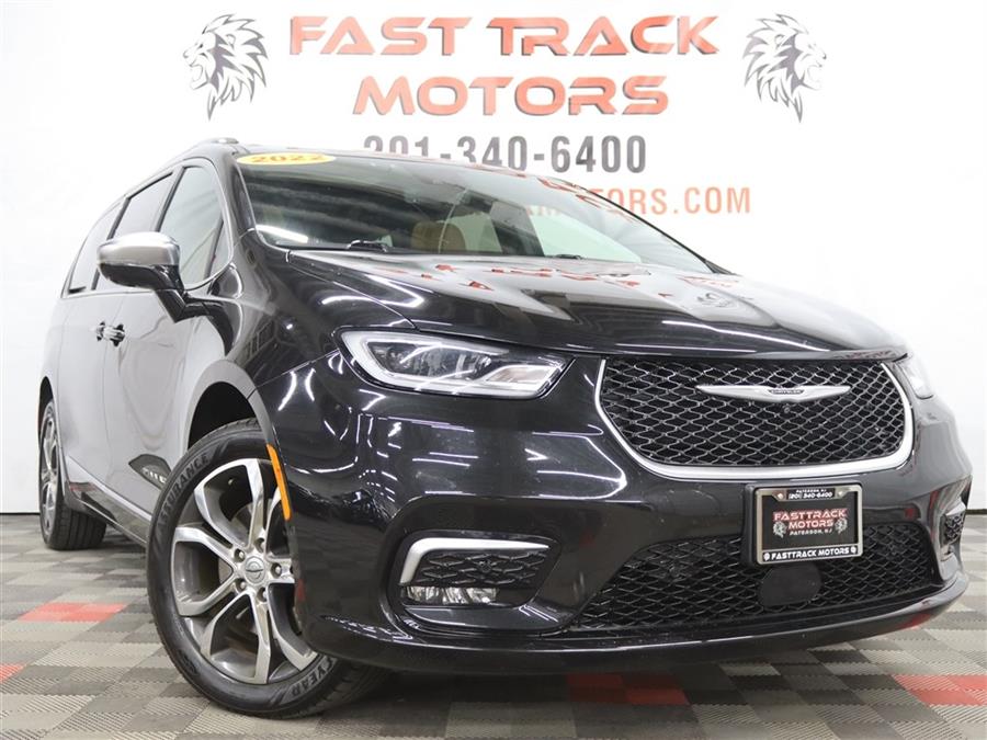 2022 Chrysler Pacifica Pinnacle photo 2