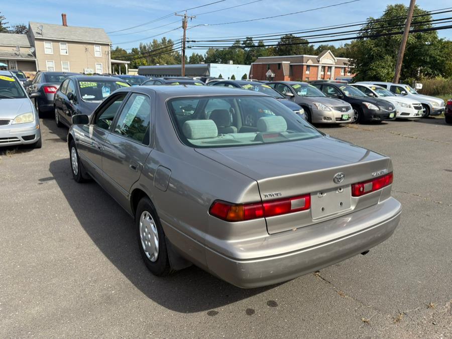 1998 Toyota Camry 4dr Sdn LE Auto, available for sale in East Windsor, Connecticut | CT Car Co LLC. East Windsor, Connecticut 1998 Toyota Camry 4dr Sdn LE Auto, available for sale in East Windsor, Connecticut | CT Car Co LLC. East Windsor, Connecticut