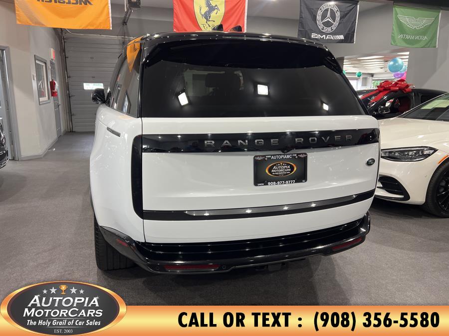 2023 Land Rover Range Rover SE photo 4