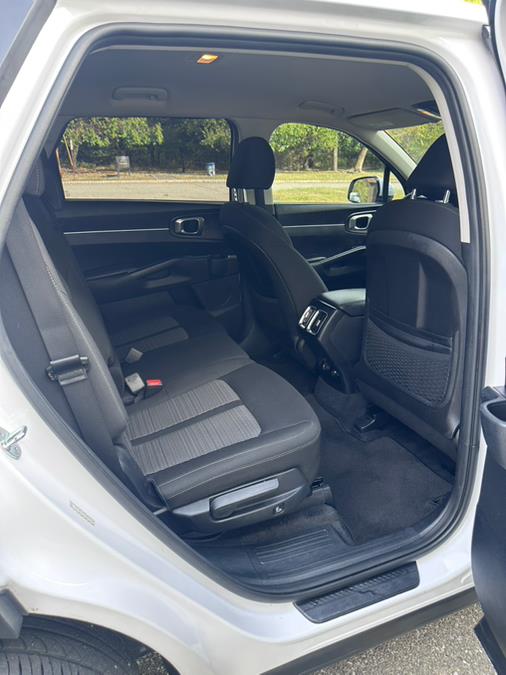 2023 Kia Sorento LX photo 18