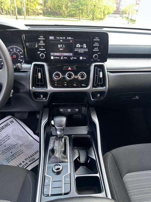 2023 Kia Sorento LX photo 34