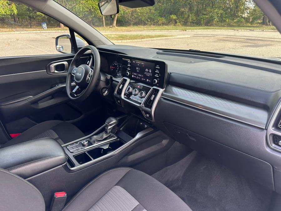 2023 Kia Sorento LX photo 26