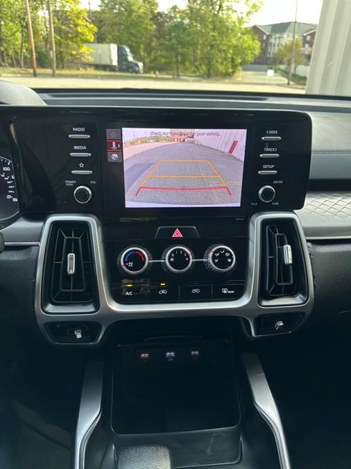 2023 Kia Sorento LX photo 42