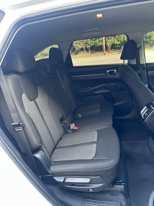2023 Kia Sorento LX photo 21