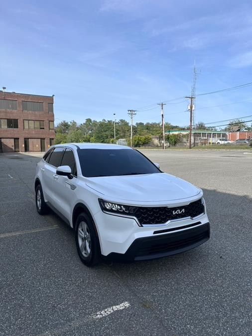 2023 Kia Sorento LX photo 2