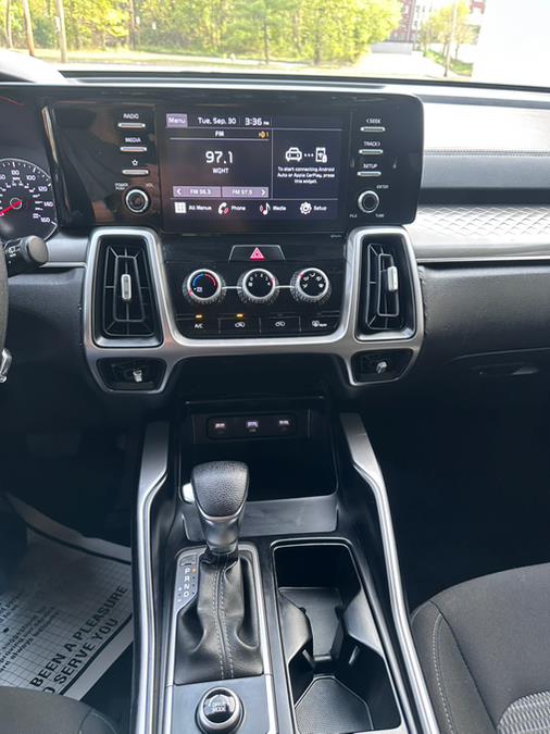 2023 Kia Sorento LX photo 43