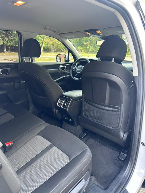 2023 Kia Sorento LX photo 20