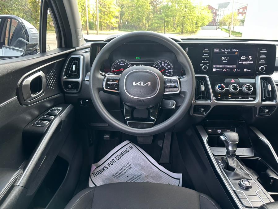 2023 Kia Sorento LX photo 36