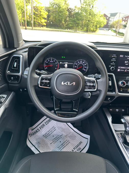 2023 Kia Sorento LX photo 35