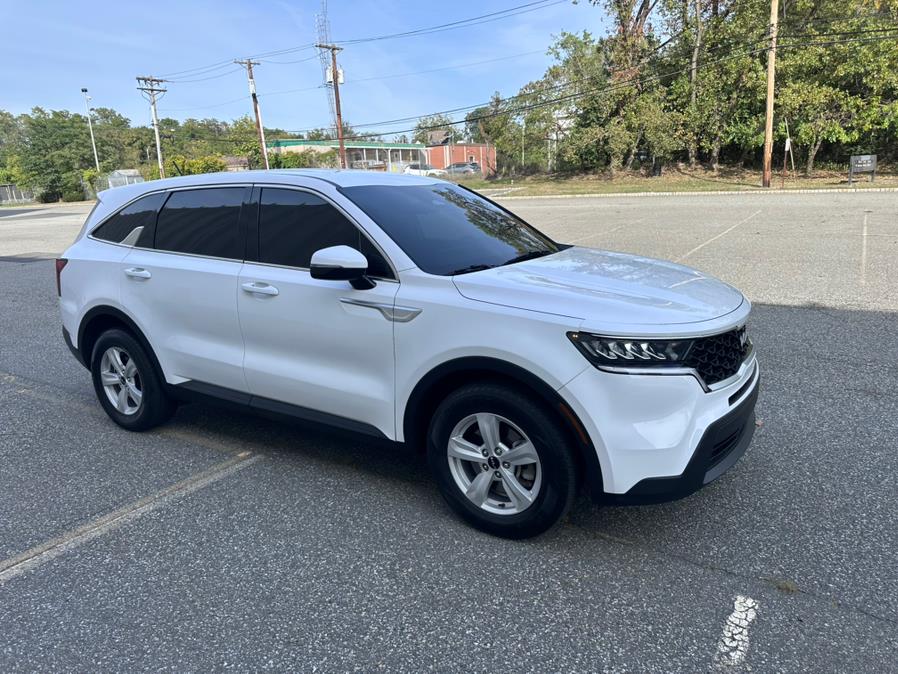 2023 Kia Sorento LX photo 7