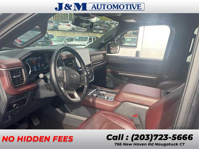 2023 Ford Expedition Limited photo 2