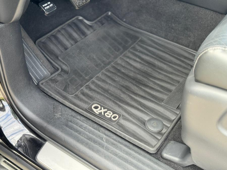 2019 Infiniti QX80 Luxe photo 17