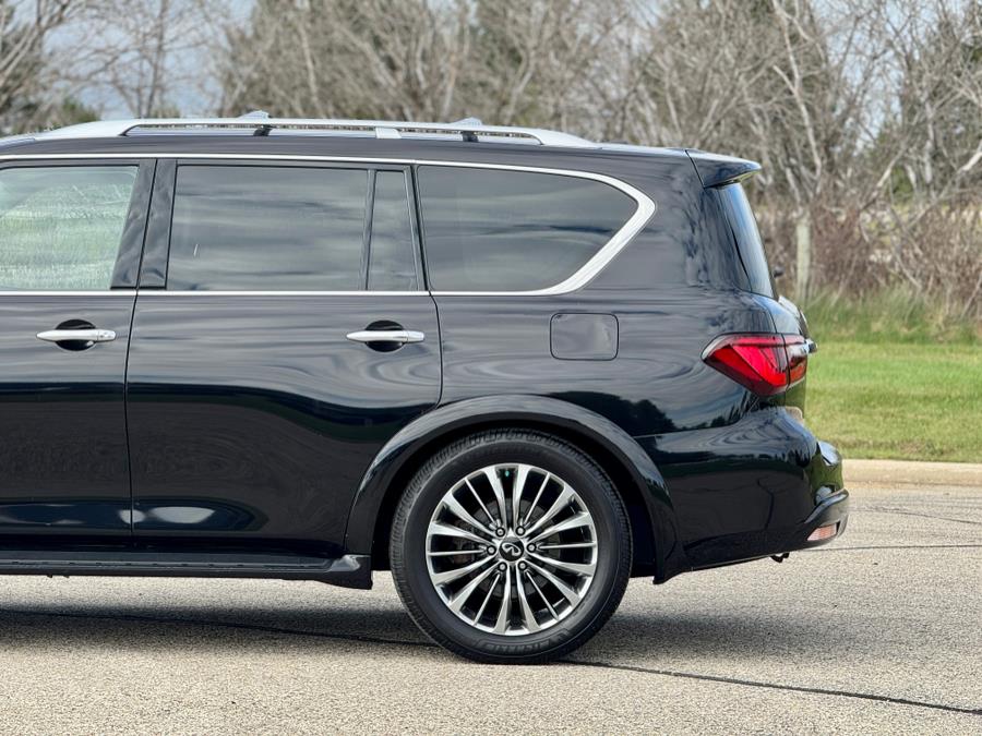 2019 Infiniti QX80 Luxe photo 5