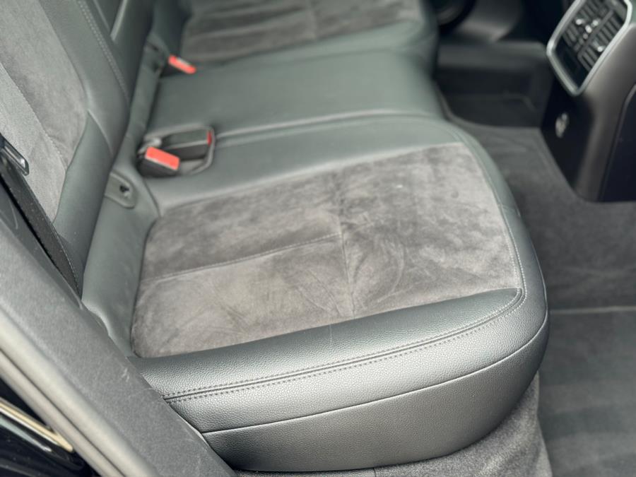 2017 Porsche Macan Base photo 35