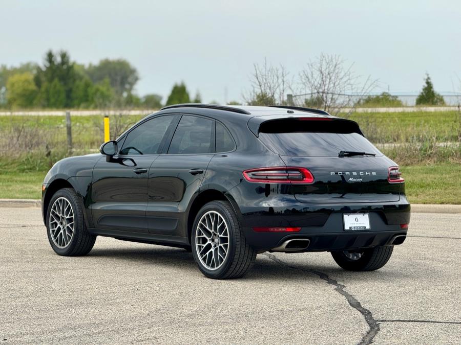 2017 Porsche Macan Base photo 7