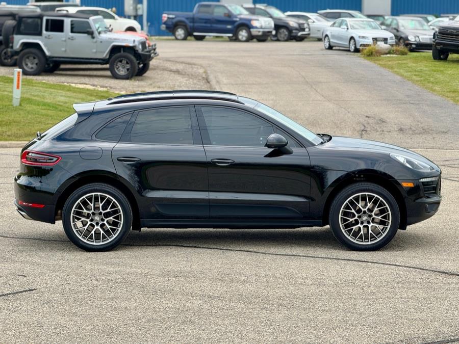 2017 Porsche Macan Base photo 10