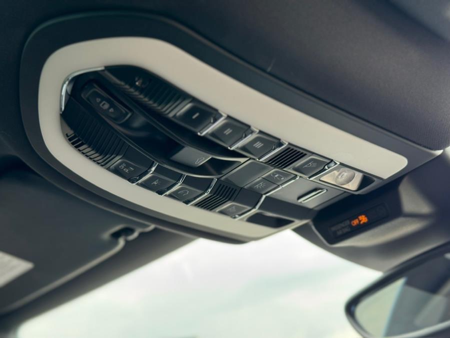 2017 Porsche Macan Base photo 54
