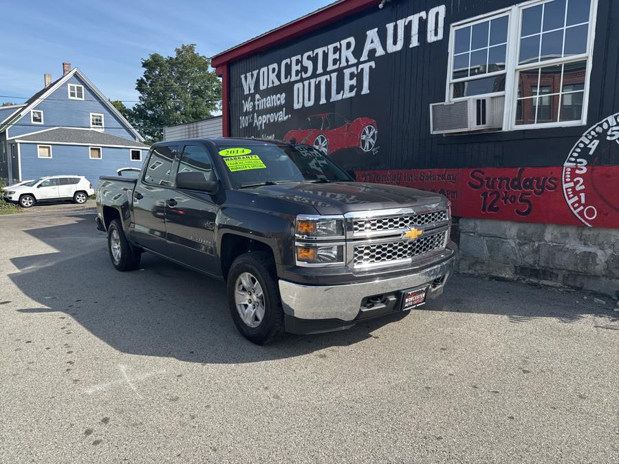 2014 Chevrolet Silverado 1500 4WD Crew Cab 143.5" LT w/1LT, available for sale in Worcester, Massachusetts | Worcester Auto Outlet LLC. Worcester, Massachusetts 2014 Chevrolet Silverado 1500 4WD Crew Cab 143.5" LT w/1LT, available for sale in Worcester, Massachusetts | Worcester Auto Outlet LLC. Worcester, Massachusetts