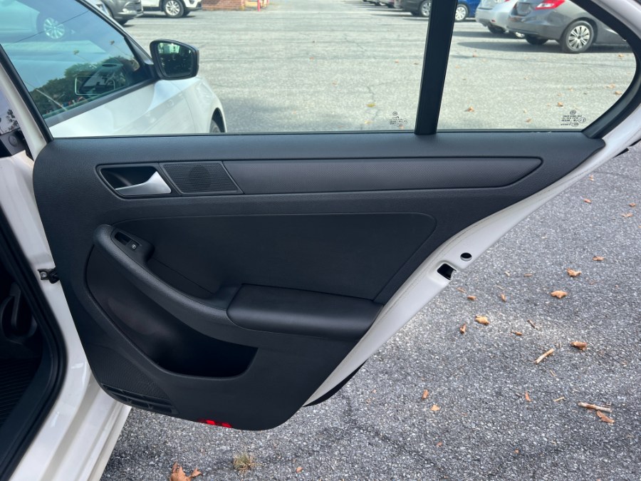 2014 Volkswagen Jetta Sedan 4dr Auto S, available for sale in Bethlehem, Pennsylvania | Best Auto Deals LLC. Bethlehem, Pennsylvania 2014 Volkswagen Jetta Sedan 4dr Auto S, available for sale in Bethlehem, Pennsylvania | Best Auto Deals LLC. Bethlehem, Pennsylvania