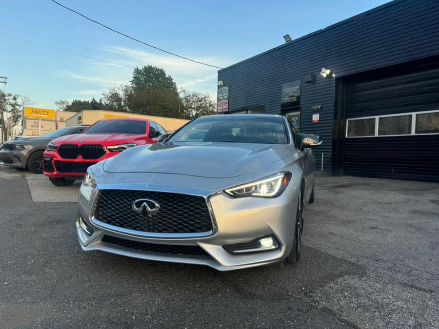 2017 Infiniti Q60 3.0t Premium photo 2