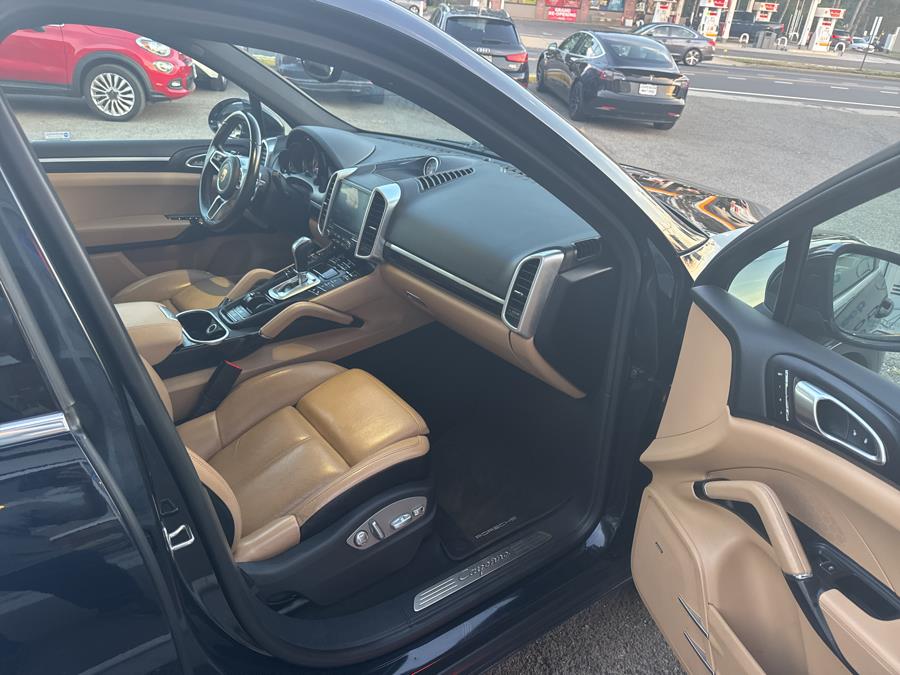 2017 Porsche Cayenne Platinum Edition AWD, available for sale in Milford, Connecticut | Korhan LLC DBA Superior Motors. Milford, Connecticut 2017 Porsche Cayenne Platinum Edition AWD, available for sale in Milford, Connecticut | Korhan LLC DBA Superior Motors. Milford, Connecticut