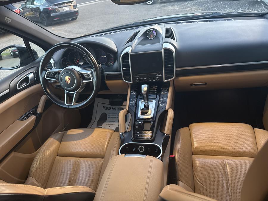 2017 Porsche Cayenne Platinum Edition AWD, available for sale in Milford, Connecticut | Korhan LLC DBA Superior Motors. Milford, Connecticut 2017 Porsche Cayenne Platinum Edition AWD, available for sale in Milford, Connecticut | Korhan LLC DBA Superior Motors. Milford, Connecticut