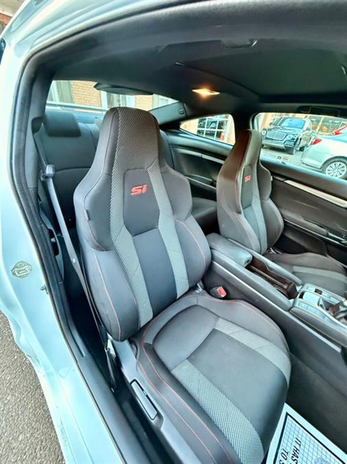 2018 Honda Civic Si Coupe Manual w/High Performance Tires, available for sale in Shelton, Connecticut | Center Motorsports LLC. Shelton, Connecticut 2018 Honda Civic Si Coupe Manual w/High Performance Tires, available for sale in Shelton, Connecticut | Center Motorsports LLC. Shelton, Connecticut