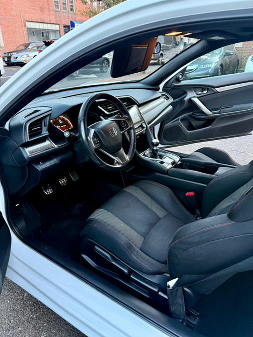 2018 Honda Civic Si Coupe Manual w/High Performance Tires, available for sale in Shelton, Connecticut | Center Motorsports LLC. Shelton, Connecticut 2018 Honda Civic Si Coupe Manual w/High Performance Tires, available for sale in Shelton, Connecticut | Center Motorsports LLC. Shelton, Connecticut