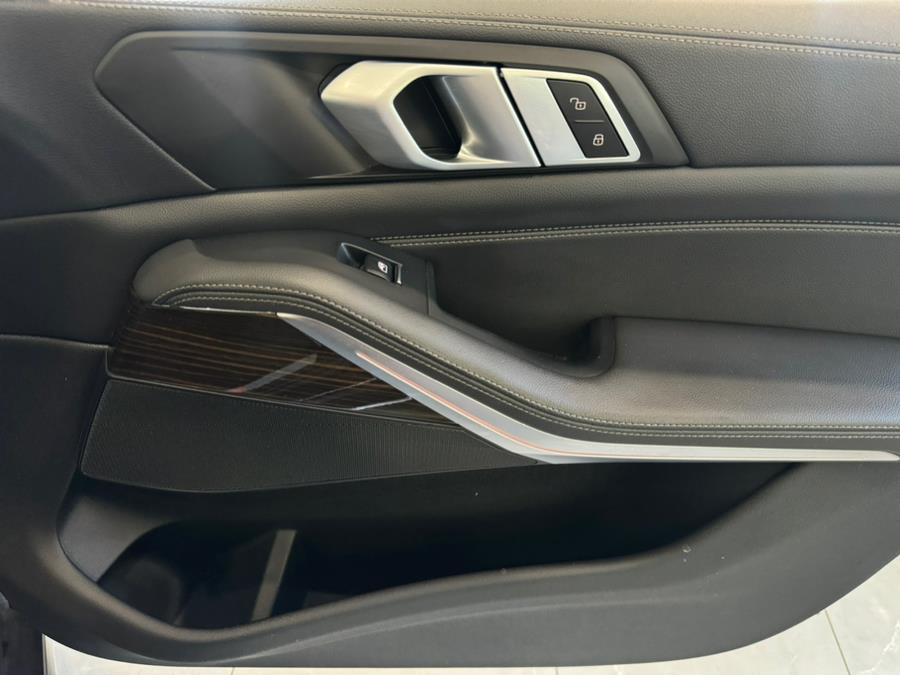 2020 BMW X5 xDrive40i Sports Activity Vehicle, available for sale in Franklin Square, New York | Luxury Motor Club. Franklin Square, New York 2020 BMW X5 xDrive40i Sports Activity Vehicle, available for sale in Franklin Square, New York | Luxury Motor Club. Franklin Square, New York