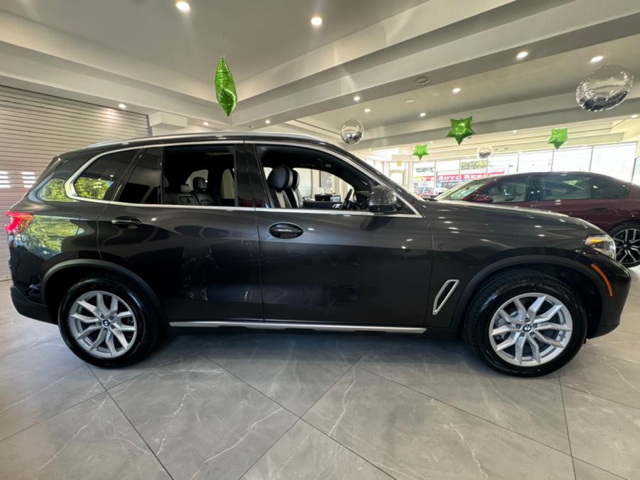 2020 BMW X5 xDrive40i Sports Activity Vehicle, available for sale in Franklin Square, New York | Luxury Motor Club. Franklin Square, New York 2020 BMW X5 xDrive40i Sports Activity Vehicle, available for sale in Franklin Square, New York | Luxury Motor Club. Franklin Square, New York