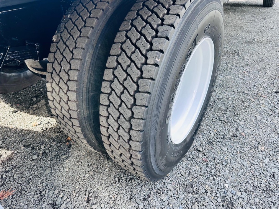 2018 International 4300 26 FEET DRY BOX  + CUMMINS  + LIFT GATE + NO CDL, available for sale in South Amboy, New Jersey | NJ Truck Spot. South Amboy, New Jersey 2018 International 4300 26 FEET DRY BOX  + CUMMINS  + LIFT GATE + NO CDL, available for sale in South Amboy, New Jersey | NJ Truck Spot. South Amboy, New Jersey