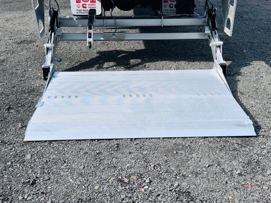 2018 International 4300 26 FEET DRY BOX  + CUMMINS  + LIFT GATE + NO CDL, available for sale in South Amboy, New Jersey | NJ Truck Spot. South Amboy, New Jersey 2018 International 4300 26 FEET DRY BOX  + CUMMINS  + LIFT GATE + NO CDL, available for sale in South Amboy, New Jersey | NJ Truck Spot. South Amboy, New Jersey