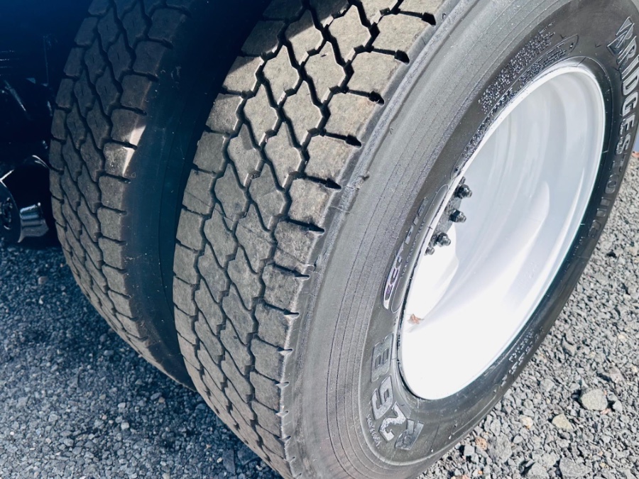 2018 International 4300 26 FEET DRY BOX  + CUMMINS  + LIFT GATE + NO CDL, available for sale in South Amboy, New Jersey | NJ Truck Spot. South Amboy, New Jersey 2018 International 4300 26 FEET DRY BOX  + CUMMINS  + LIFT GATE + NO CDL, available for sale in South Amboy, New Jersey | NJ Truck Spot. South Amboy, New Jersey