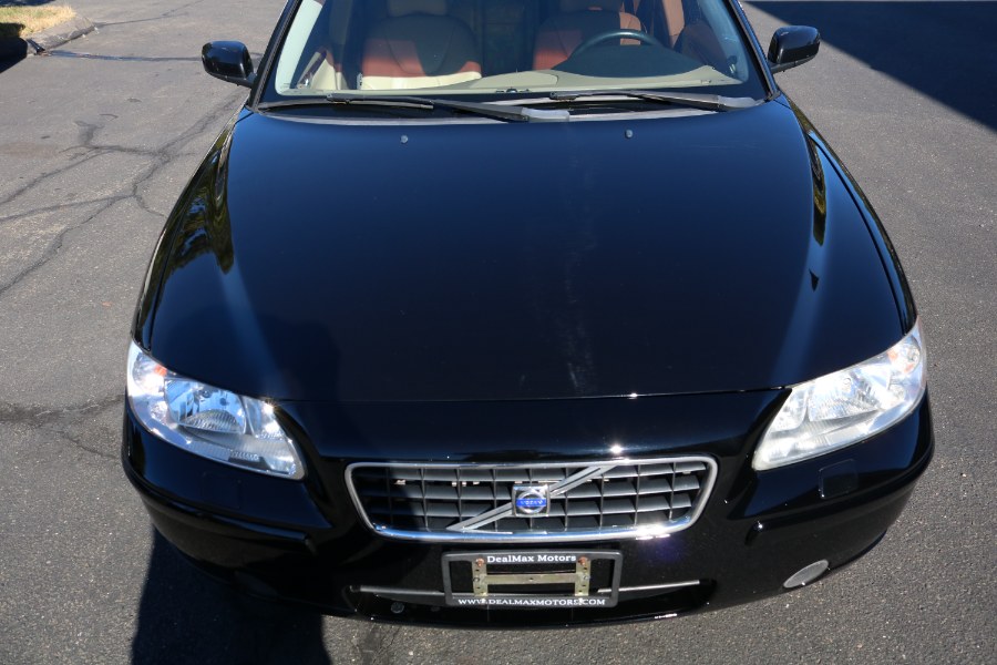 2006 Volvo S60 2.5L Turbo Auto w/Sunroof, available for sale in Bristol, Connecticut | Dealmax Motors LLC. Bristol, Connecticut 2006 Volvo S60 2.5L Turbo Auto w/Sunroof, available for sale in Bristol, Connecticut | Dealmax Motors LLC. Bristol, Connecticut