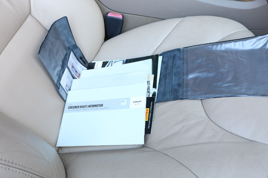 2006 Volvo S60 2.5L Turbo Auto w/Sunroof, available for sale in Bristol, Connecticut | Dealmax Motors LLC. Bristol, Connecticut 2006 Volvo S60 2.5L Turbo Auto w/Sunroof, available for sale in Bristol, Connecticut | Dealmax Motors LLC. Bristol, Connecticut