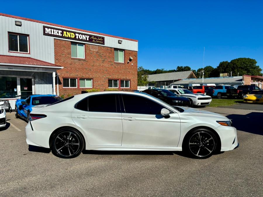 2019 Toyota Camry XSE photo 4