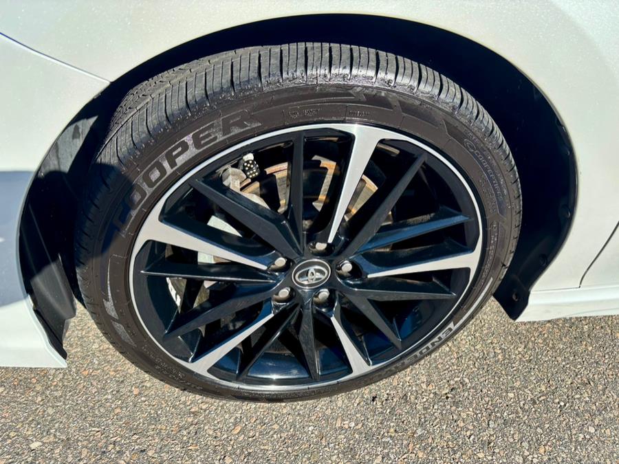 2019 Toyota Camry XSE photo 29