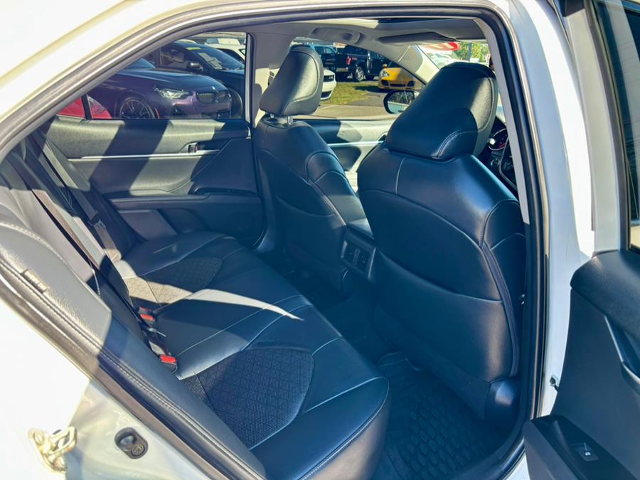 2019 Toyota Camry XSE photo 15