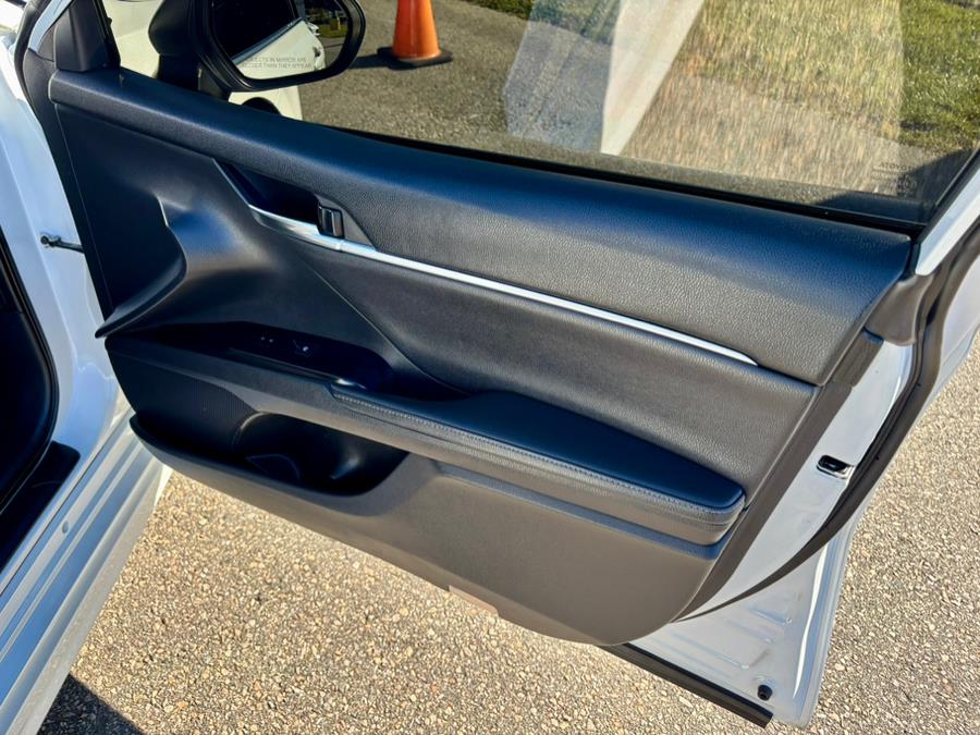 2019 Toyota Camry XSE photo 10