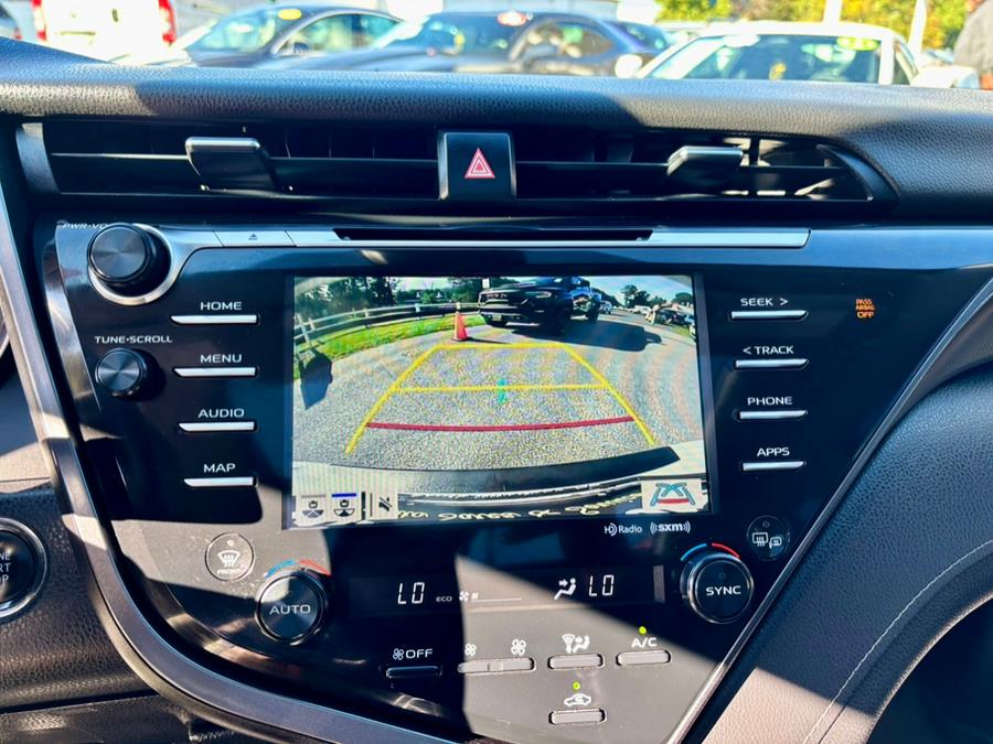 2019 Toyota Camry XSE photo 21