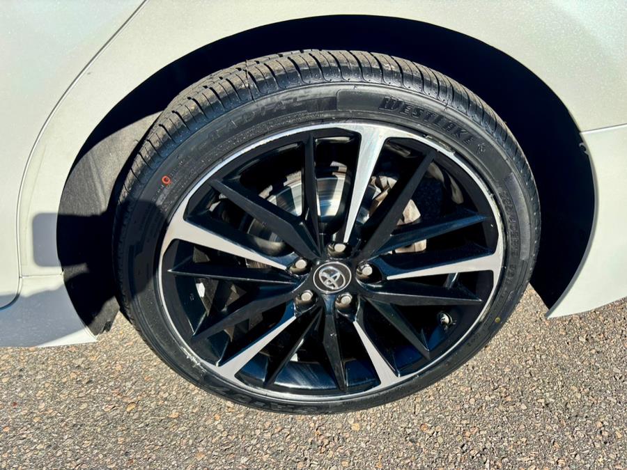 2019 Toyota Camry XSE photo 31