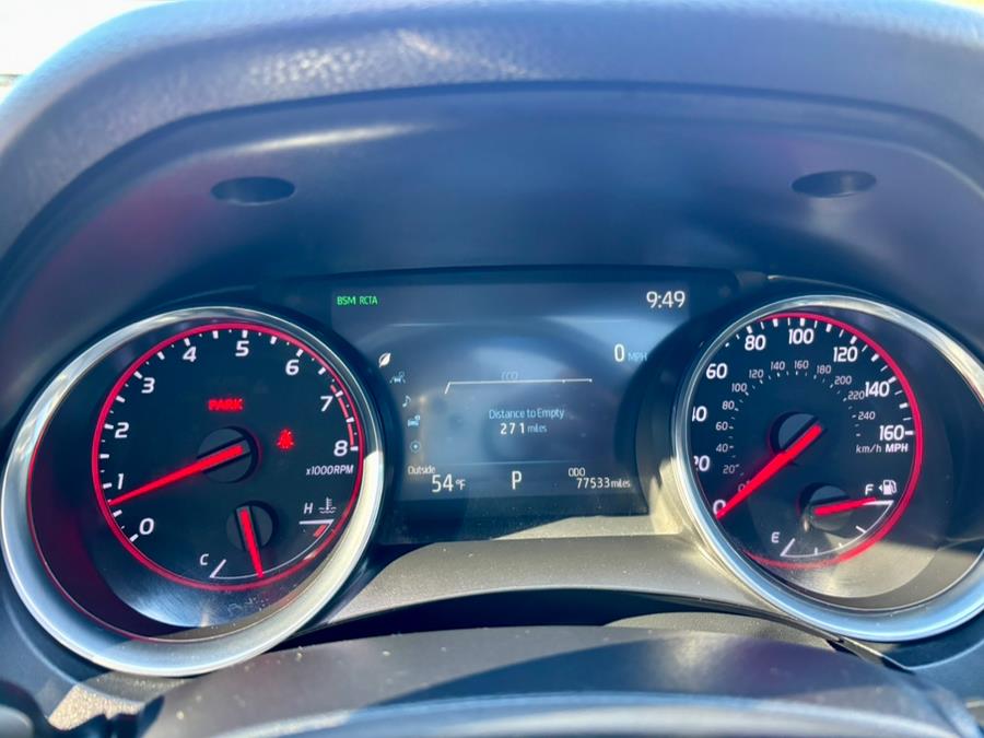 2019 Toyota Camry XSE photo 19
