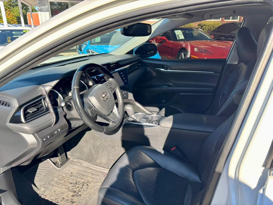 2019 Toyota Camry XSE photo 11