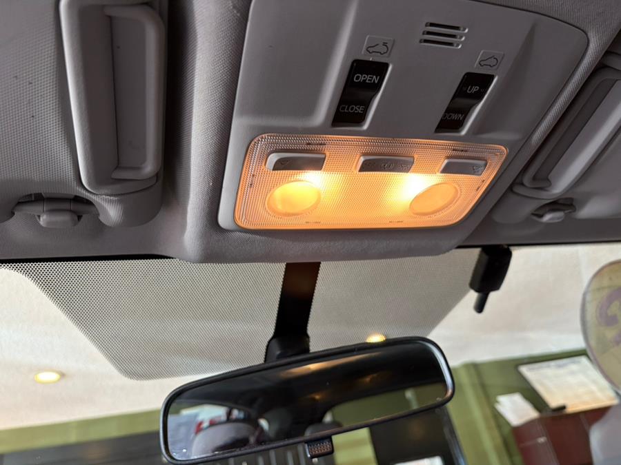 2015 Toyota RAV4 AWD 4dr XLE (Natl), available for sale in West Hartford, Connecticut | AutoMax. West Hartford, Connecticut 2015 Toyota RAV4 AWD 4dr XLE (Natl), available for sale in West Hartford, Connecticut | AutoMax. West Hartford, Connecticut