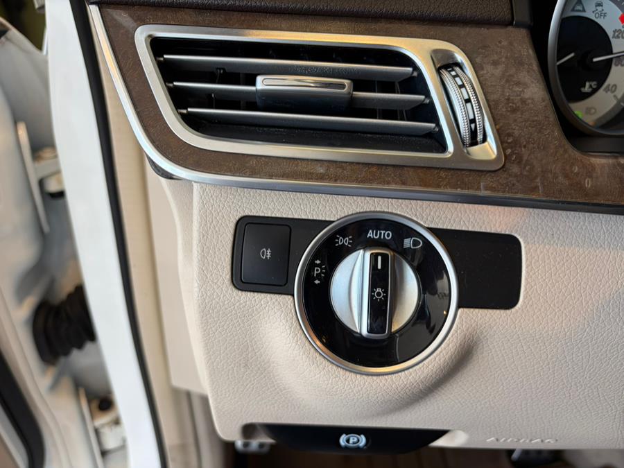 2016 Mercedes-Benz E-Class 4dr Sdn E350 Luxury 4MATIC, available for sale in West Hartford, Connecticut | AutoMax. West Hartford, Connecticut 2016 Mercedes-Benz E-Class 4dr Sdn E350 Luxury 4MATIC, available for sale in West Hartford, Connecticut | AutoMax. West Hartford, Connecticut