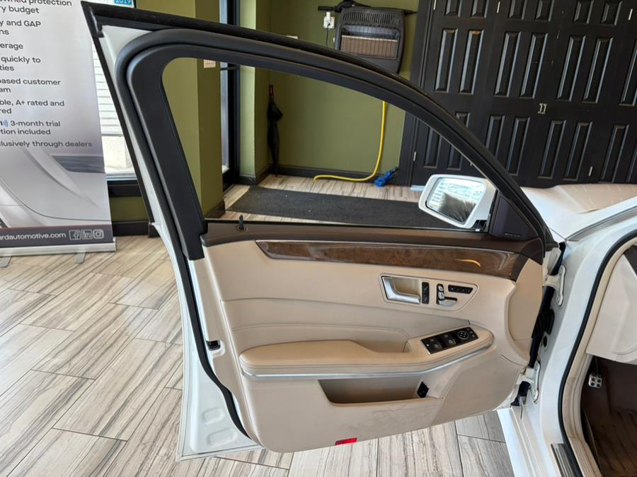 2016 Mercedes-Benz E-Class 4dr Sdn E350 Luxury 4MATIC, available for sale in West Hartford, Connecticut | AutoMax. West Hartford, Connecticut 2016 Mercedes-Benz E-Class 4dr Sdn E350 Luxury 4MATIC, available for sale in West Hartford, Connecticut | AutoMax. West Hartford, Connecticut